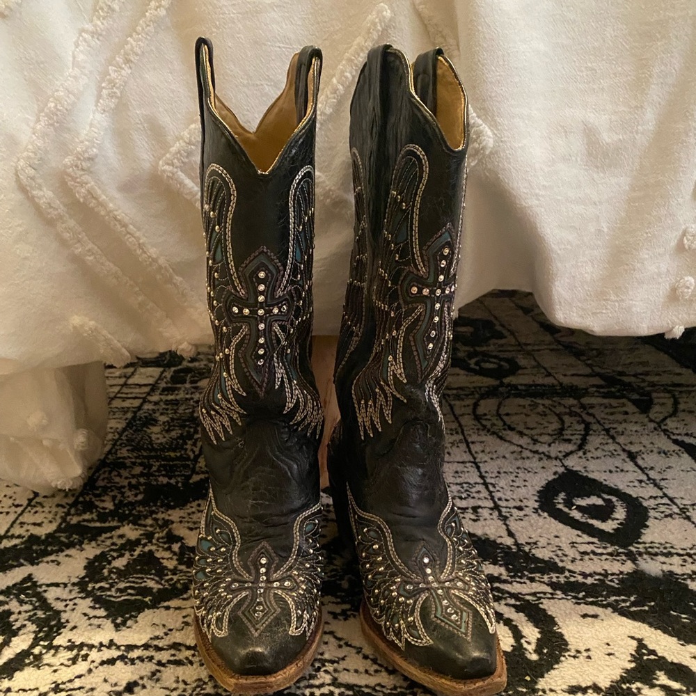 Corral boots